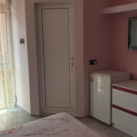 Къща За Гости Оазис Gæstehus Pomorie