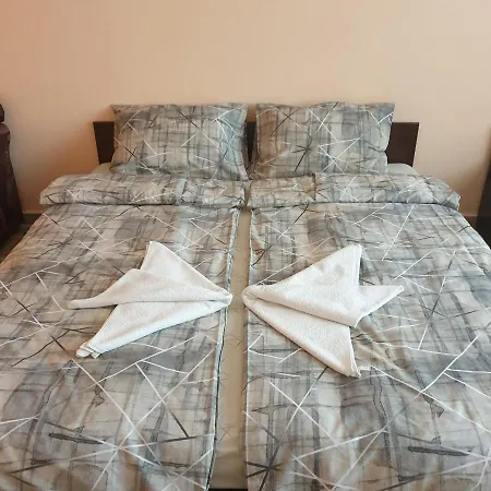 Къща За Гости Оазис Πομόριε