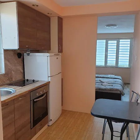 Къща За Гости Оазис Πανσιόν Πομόριε