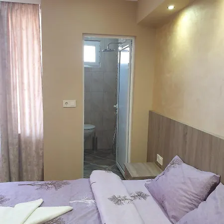 Къща За Гости Оазис Πανσιόν