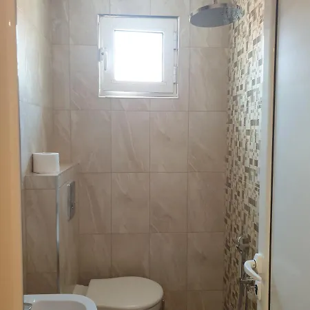 Къща За Гости Оазис Πομόριε