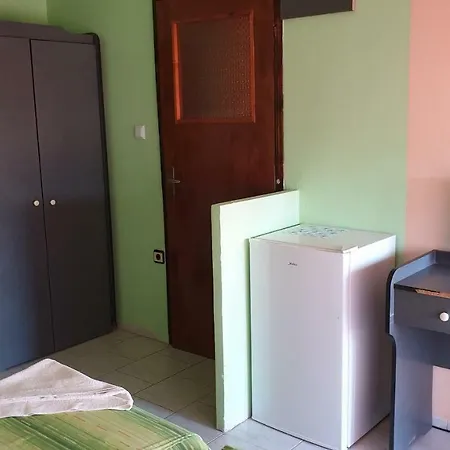 Къща За Гости Оазис Πανσιόν *