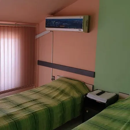 Къща За Гости Оазис Πανσιόν *